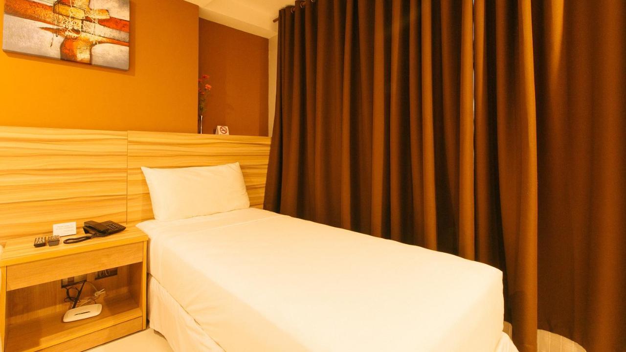 กูโจสวีตมากาติ Hotel Makati City ภายนอก รูปภาพ